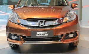 Honda-Mobilio-grille1